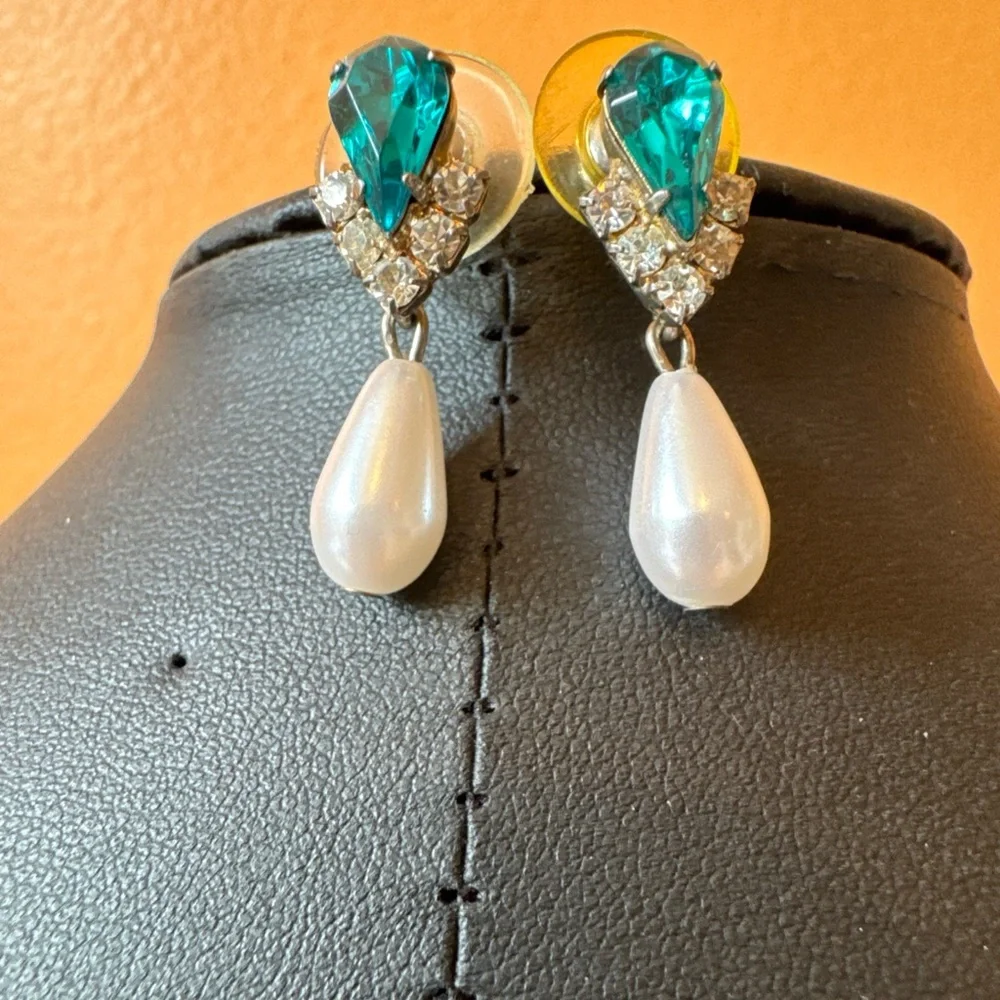 Dangle Earrings Silver Tone Faux Pearl Green Rhinestone Crystals Vintage Regency
